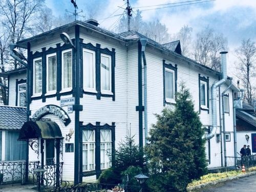 Beloye I Chernoye, Mini-Otel'