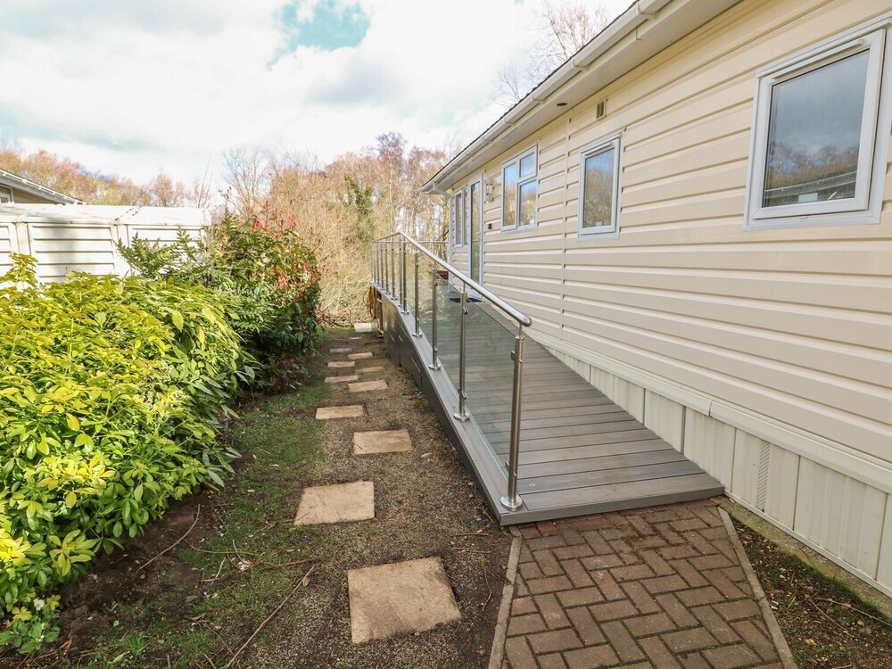 No 4 Elm Drive, Lincoln