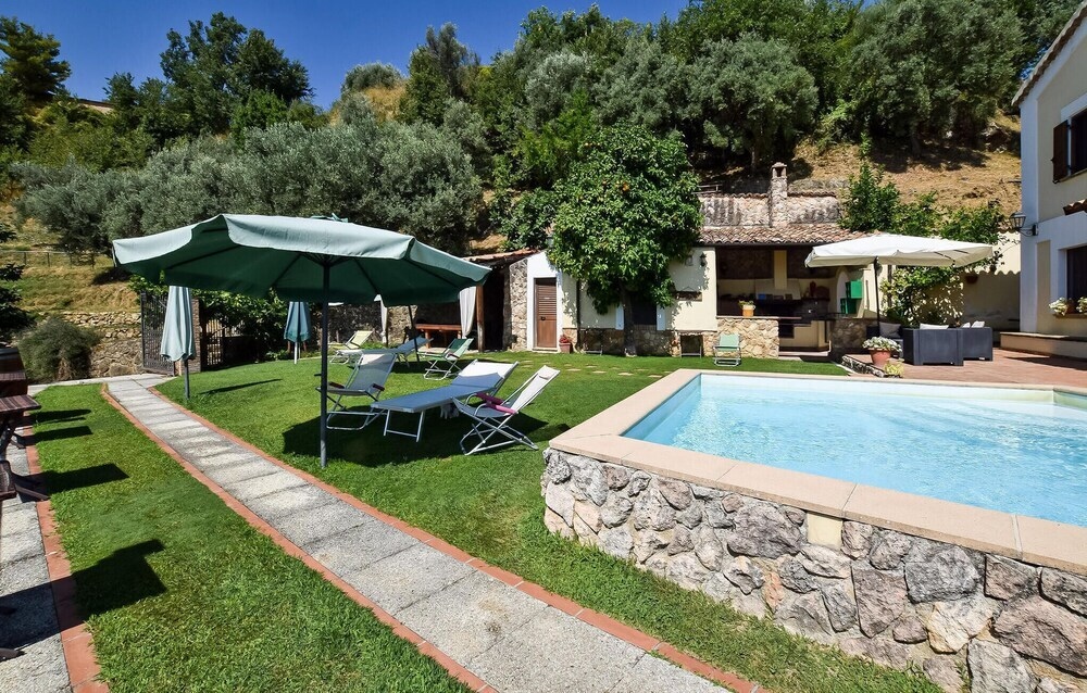 Nice Home In Montalto Uffugo With Outdoor Swimming Pool, Wifi And 5 Bedrooms