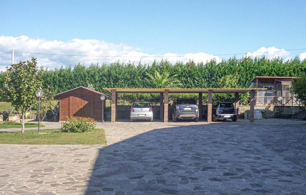 Nice Apartment In Castelnuovo Di Porto With Outdoor Swimming Pool, Wifi And 2 Bedrooms