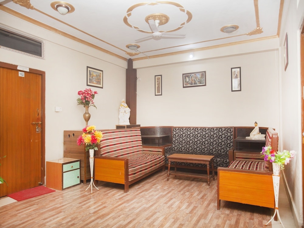 Hotel Holy Palace by OYO Rooms