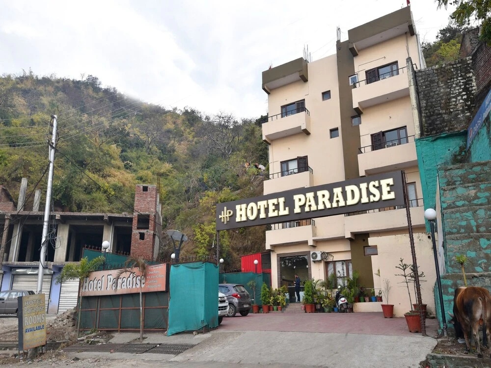 Oyo 28322 Hotel Paradise