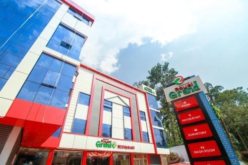 Oyo 24817 Wayanad Royal Grand