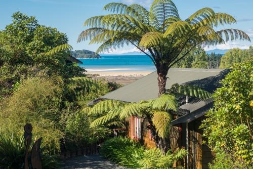 Abel Tasman Ocean View Chalet