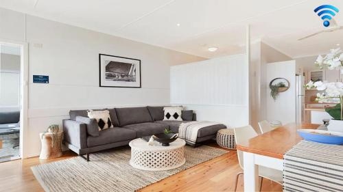 Ocean Blue Apartment One - Oceanfront Apartment