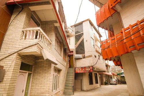 OYO 26599 Hotel Balaji Inn