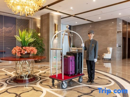 New Century Hotel Daye Zhongyi