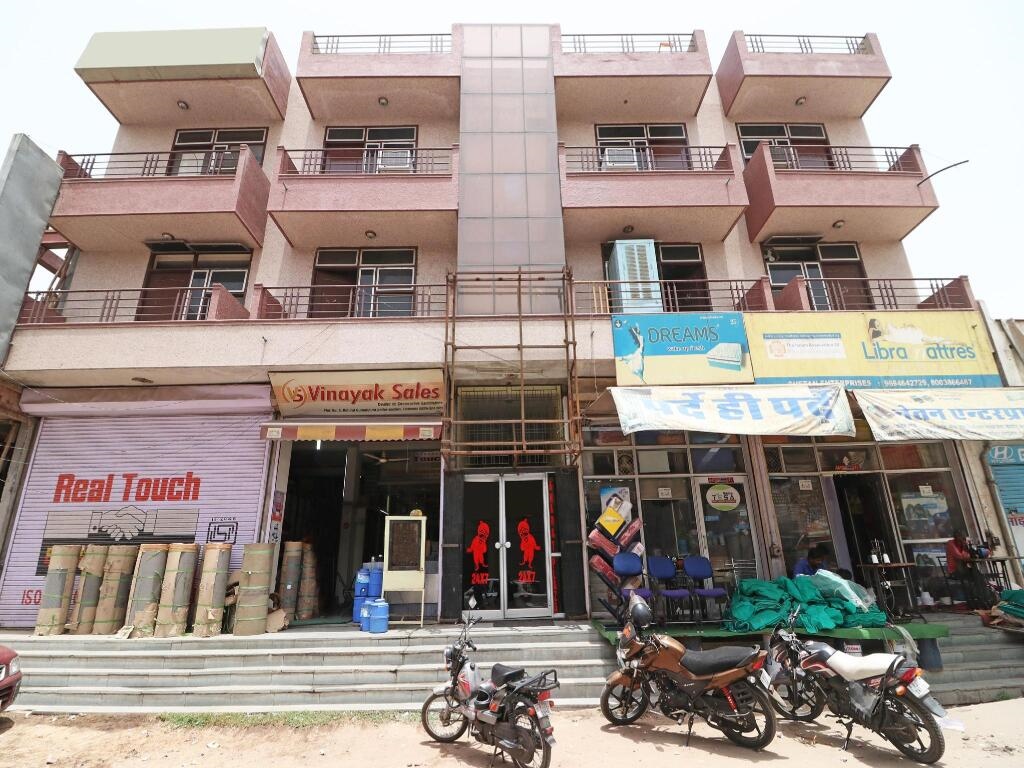 Bharat Plaza By OYO Rooms