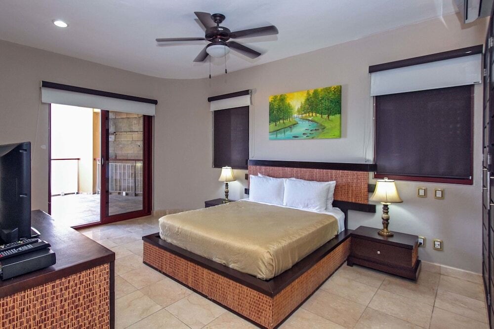 Best Ocean Front penthouse El Faro 401. 3 bedrooms