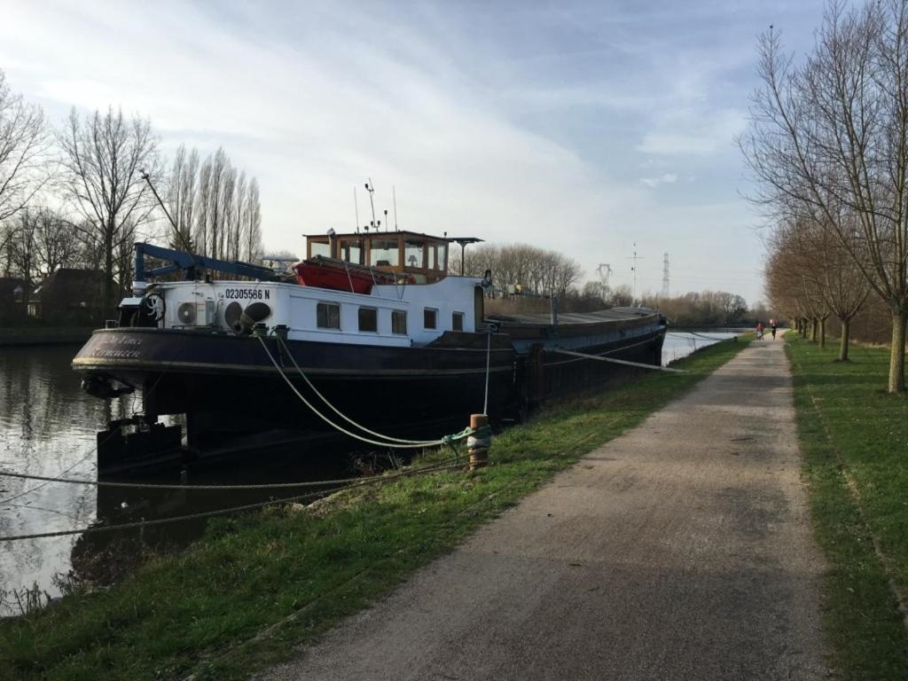 Péniche de 63m , la DA VINCI 10mns de Lille