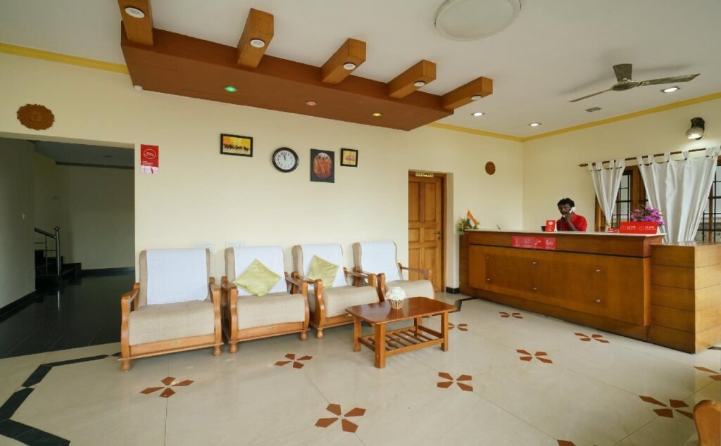 Munnar Crown