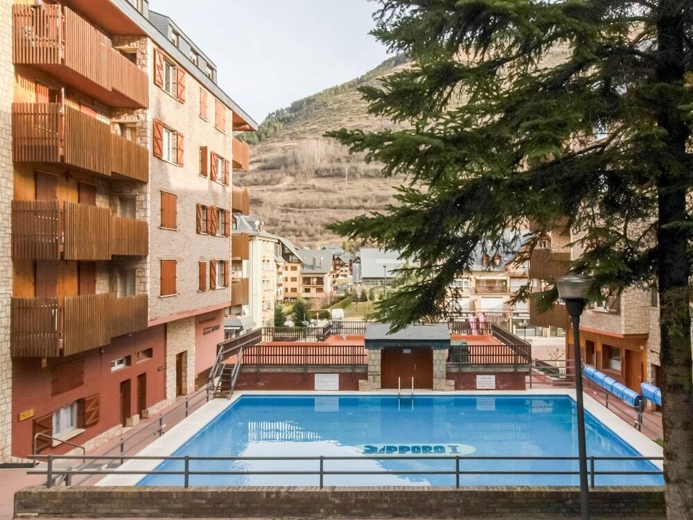 Peaceful Apartment In Vielha With Swimming Pool
