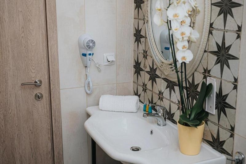 Parthenon Art Executive Wing