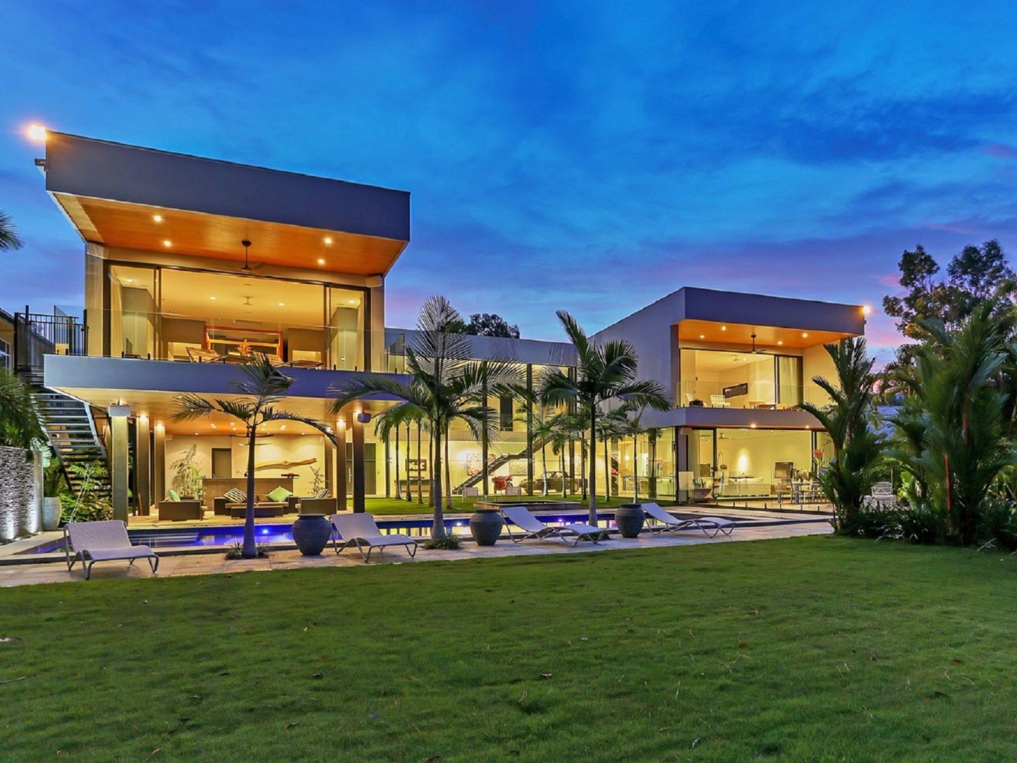 Glass House on the Beach