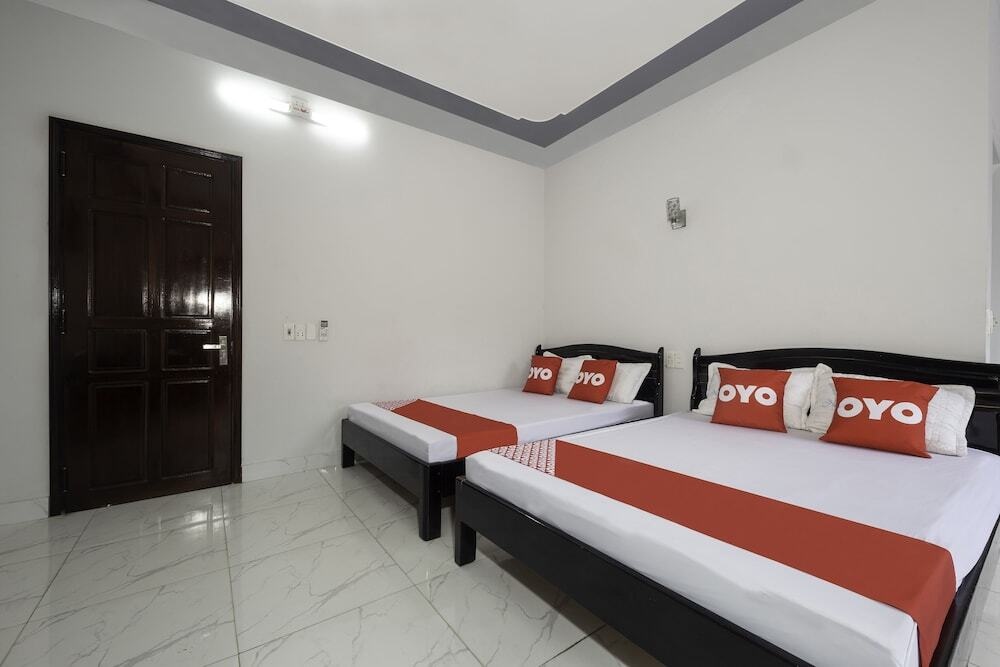 Ngoc Hang Hotel by OYO