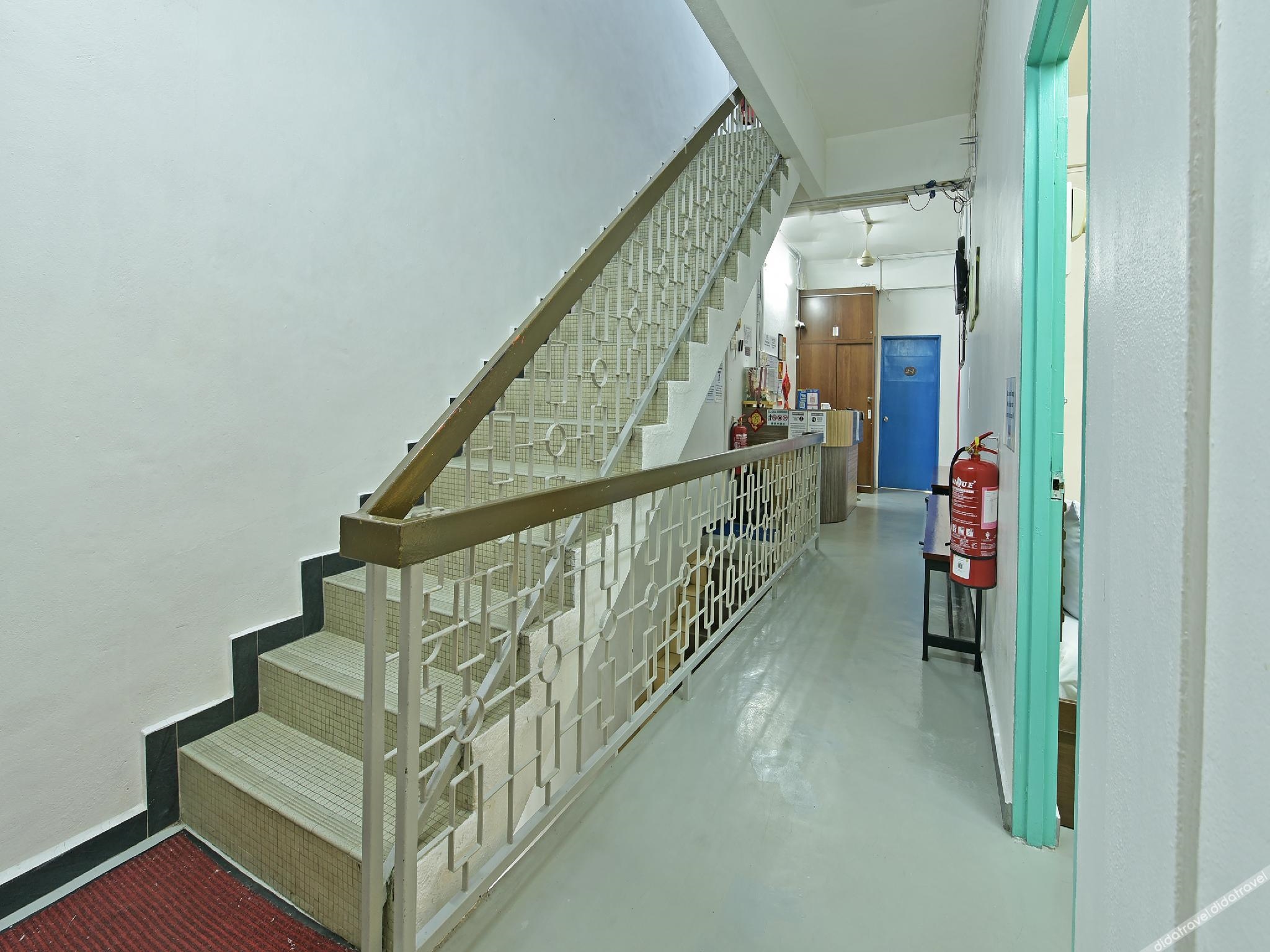 OYO 90734 Tata Inn Hotel