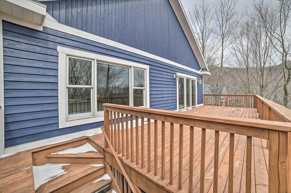 1 Mi to Nubs Nob: Pet-friendly Home w/ Hot Tub