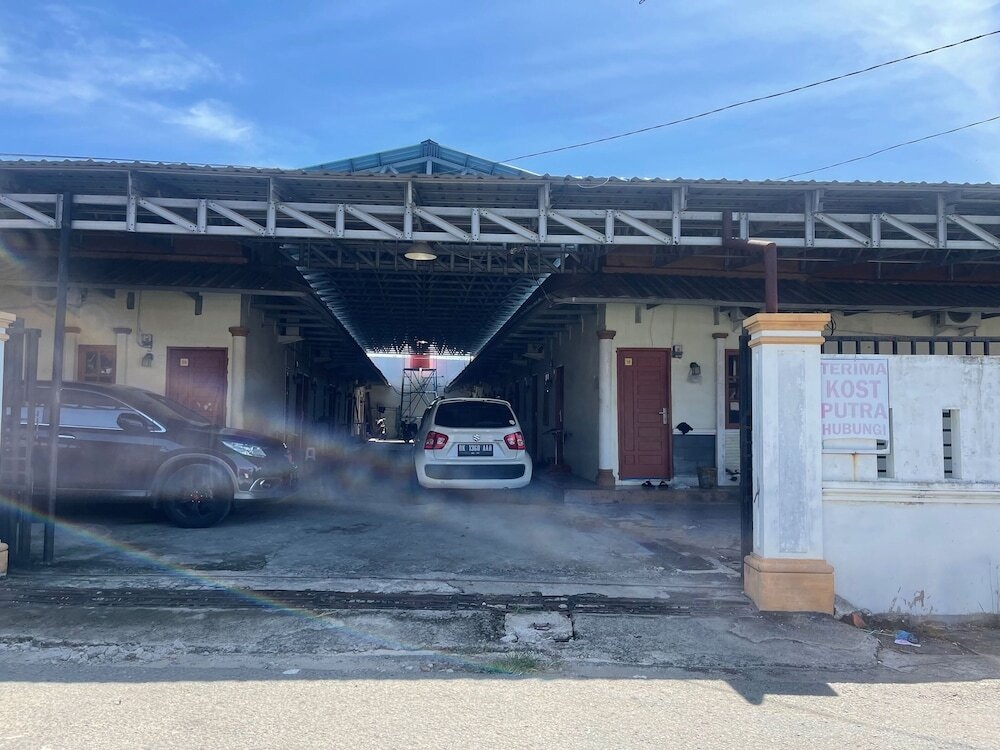 Oyo 93178 Al Bait Homestay.