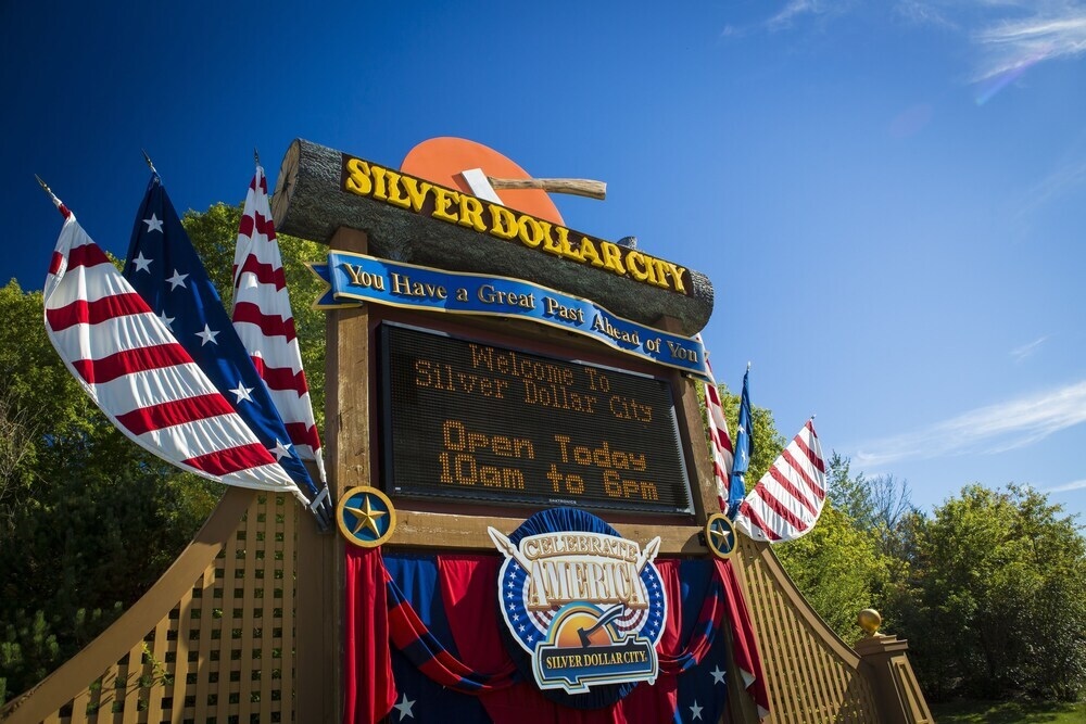 Paradise Lodge 2 Bedroom Home By Redawning