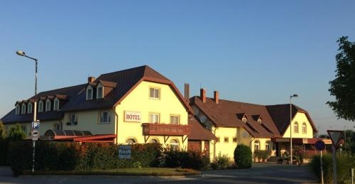 Patyi Etterem Es Hotel