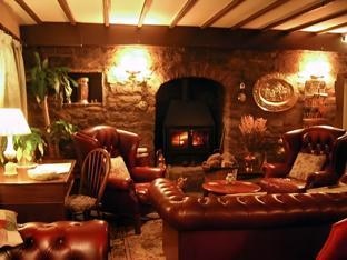 Parva Farmhouse Riverside Guesthouse