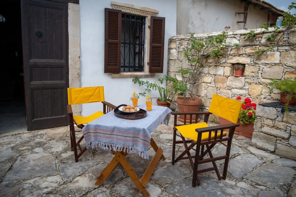 Apanemia Inn
