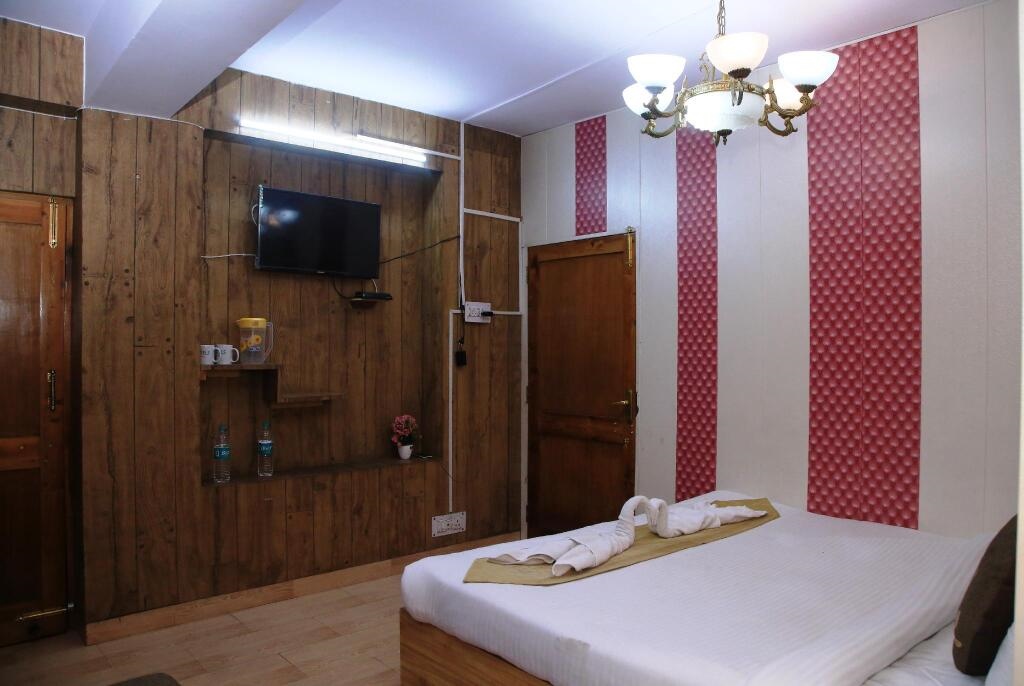 Pinewood Cottages & Spa Shimla