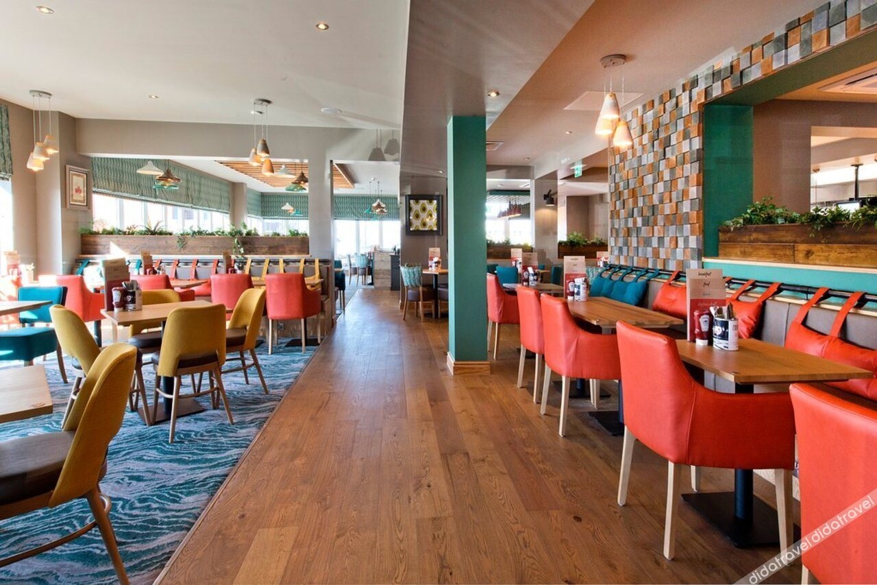 Premier Inn West Bromwich Town Centre (New Square)