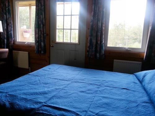 Quiet Bay: Lakeside Escape