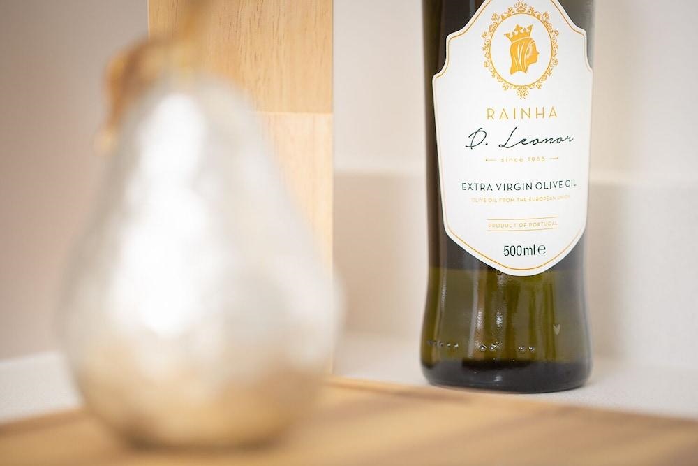 Price & Weeks - Winchester Suite (With Parking)