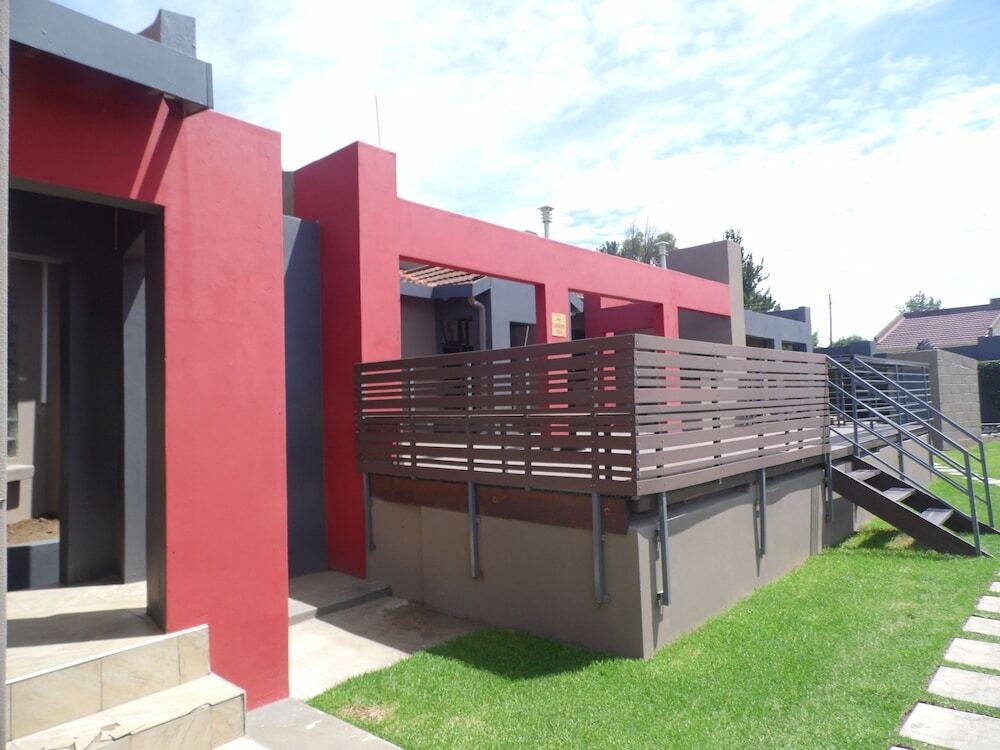 Qhanolla Guest House