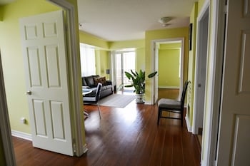 Grand Ovation by Maplewood Suites