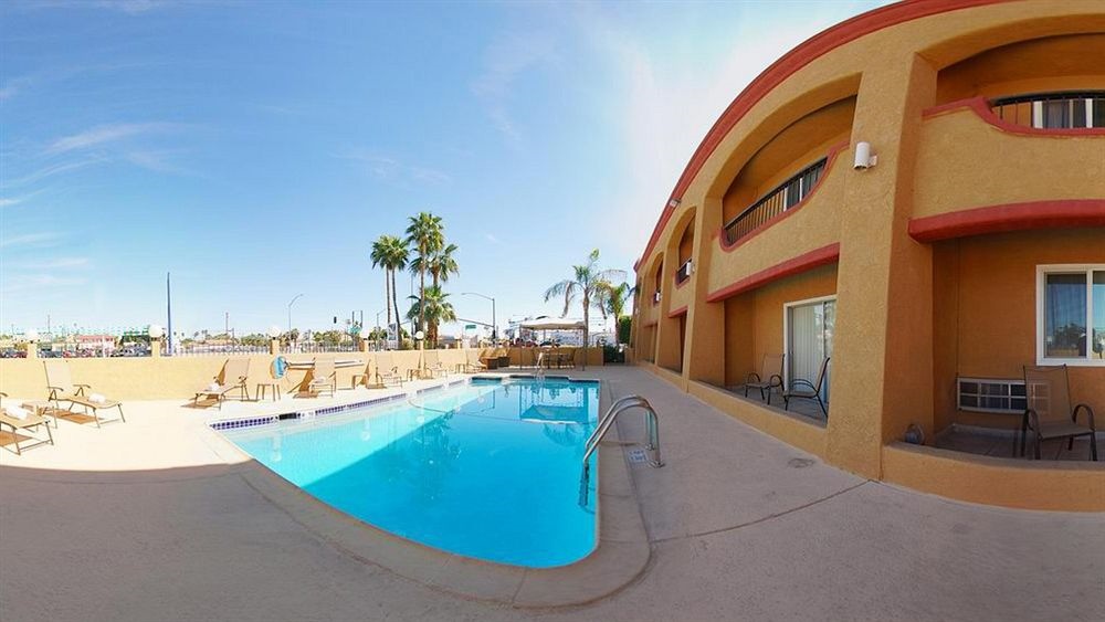 Hollies Hotel & Suites