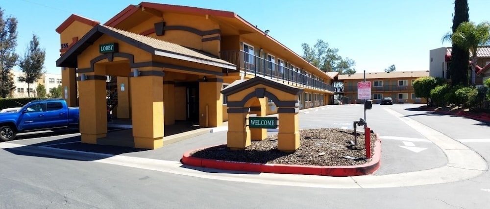Americas Best Value Inn & Suites Escondido