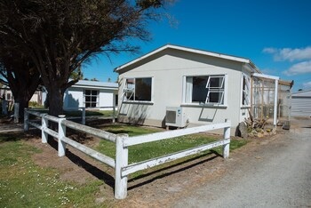 Pounawea Waterfront House