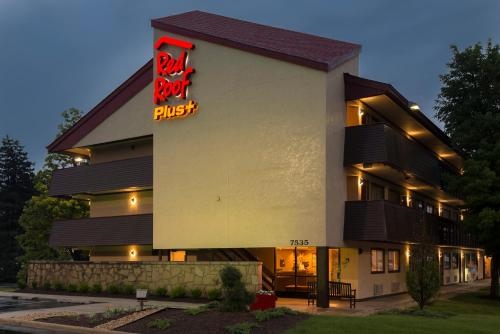 Red Roof Inn Plus+ Chicago - Willowbrook
