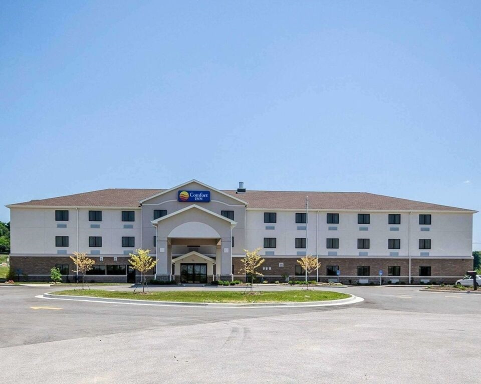 Red Roof Inn & Suites Ferdinand
