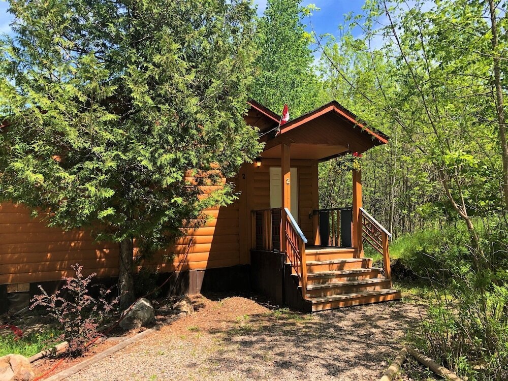 Lakepoint Cottage Resort