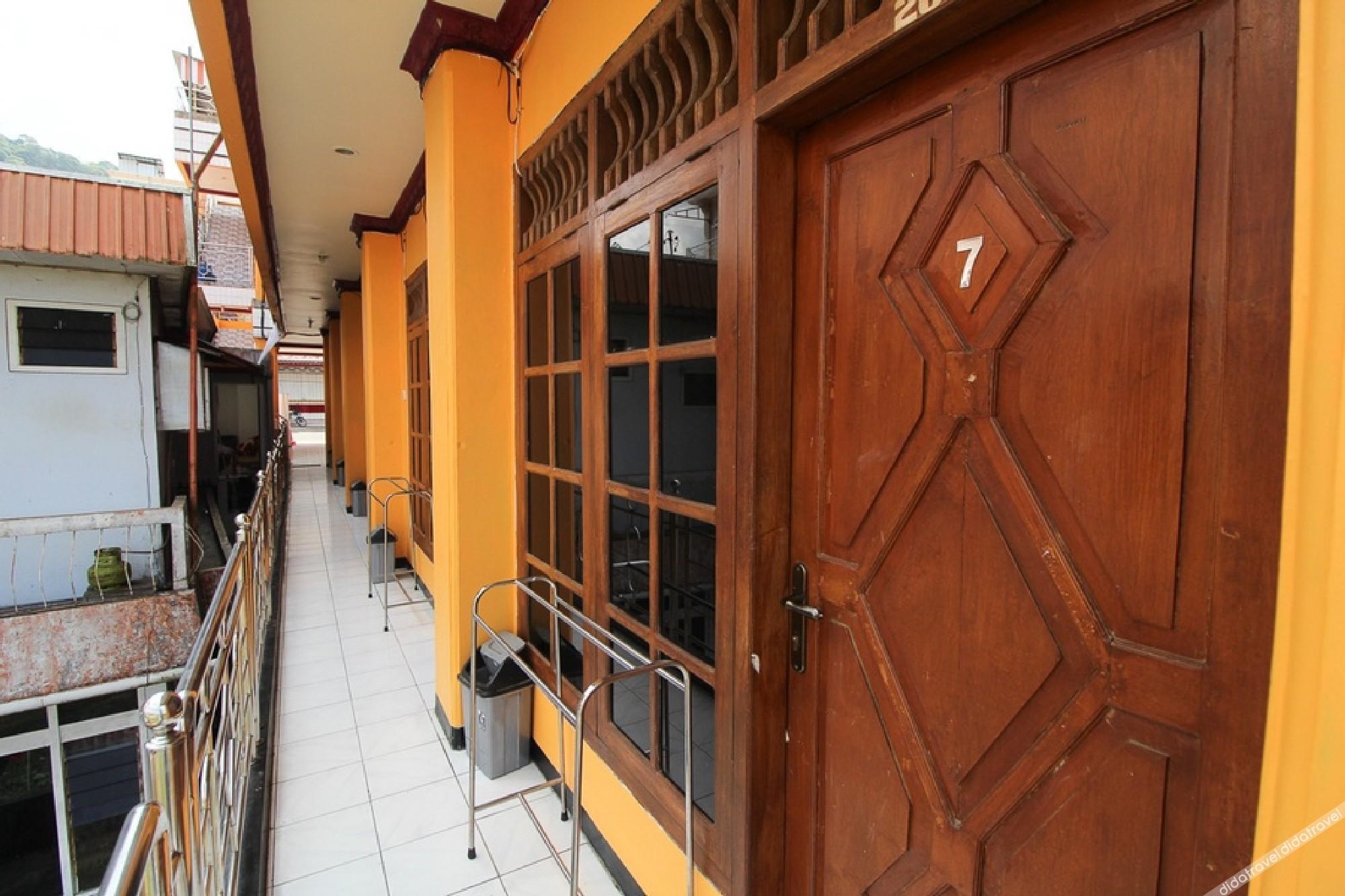 RedDoorz near Sarangan Lake