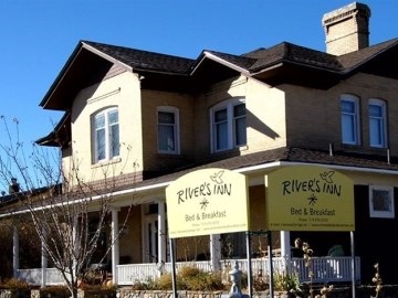 River's Inn & Swiss Cottage