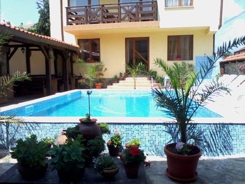 Saint Nikola Family Hotel