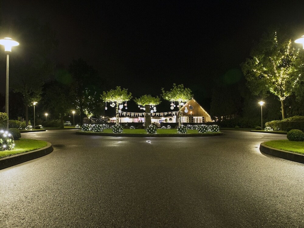 Romantic Cottage With A Sun Shower