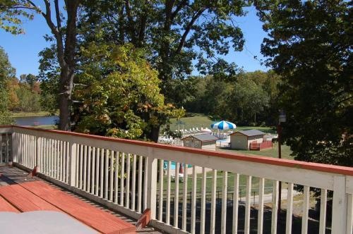 Scotrun Camping Resort Loft Park Model 12