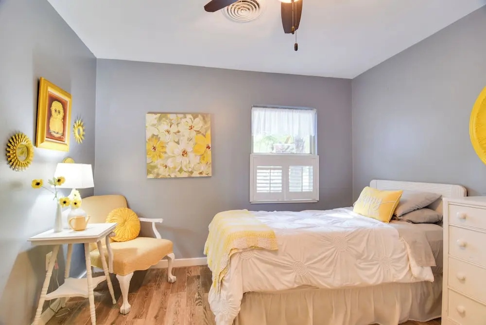 Riverfront Getaway W/ Hot Tub & Game Room!