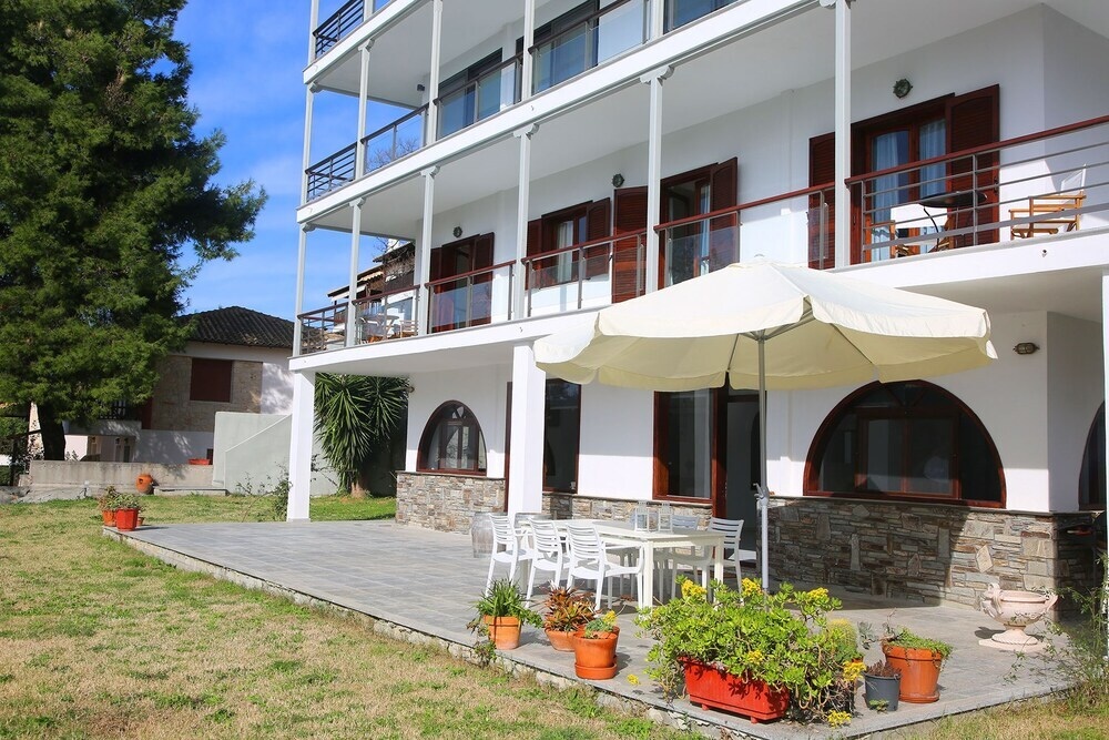 Romaric Mt. Garden House Siviri