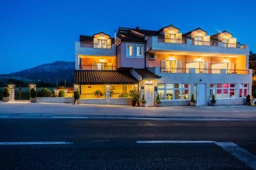 San Mihael Luxury Rooms 1