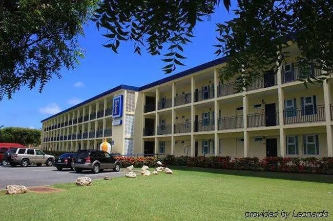 Sea Land Air Suites