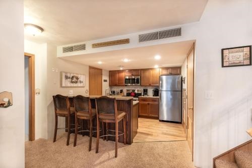 Seven Springs Meadowridge 2 Bedroom Standard Condo With Deck And Mountain Views! 2 Condo By Redawning