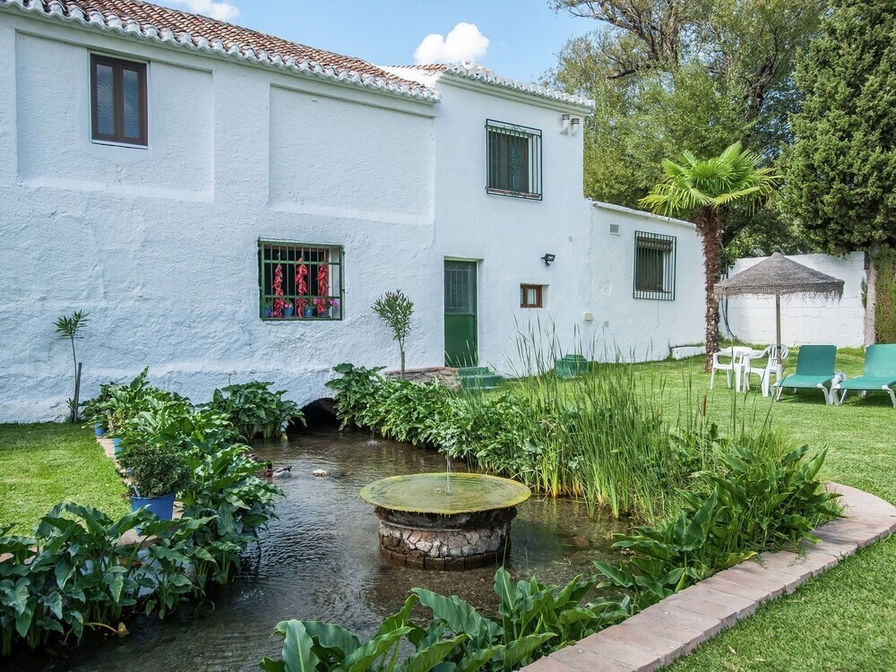 Rustic Cottage in El Padul Only 20 Minutes From the City Centre