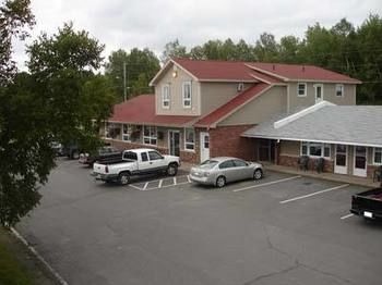 Silverwood Inn & Suites